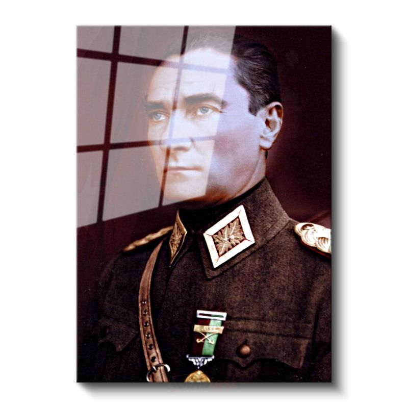 Askeri Üniformalı Atatürk - Madalyalı Portre Cam Tablo