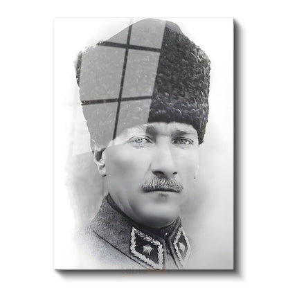 Kalpaklı Komutan - Beyaz Fonda Portre Cam Tablo
