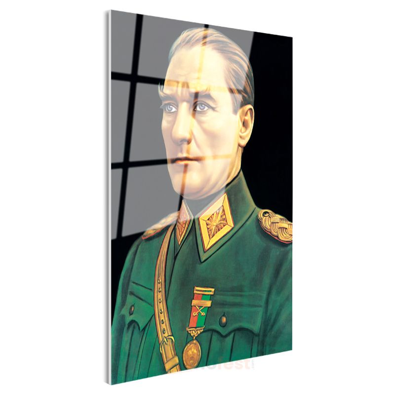 Yeşil Üniformalı Atatürk - Madalyalı Askeri Portre Cam Tablo