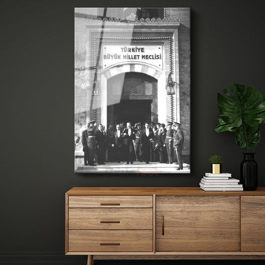 Meclis Kapısında Atatürk - Tarihi Fotoğraf Cam Tablo