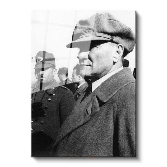 Kasketli Atatürk - Palto ve Profil Cam Tablo