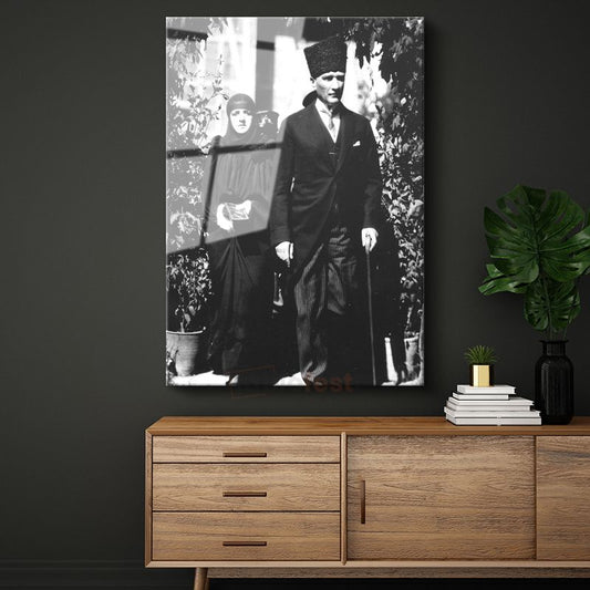 Kalpaklı Atatürk - Tarihi Fotoğraf Cam Tablo