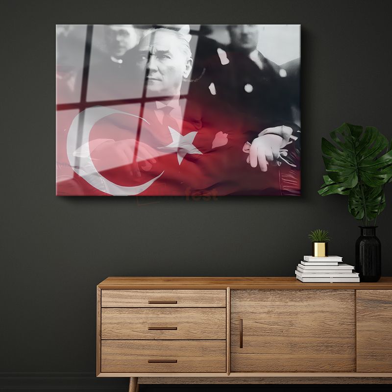 Bayrak Efektli Atatürk - Kırmızı Tonlu Portre Cam Tablo