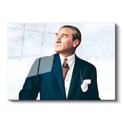 Yukarı Bakan Atatürk - Mavi Takım Elbiseli Cam Tablo