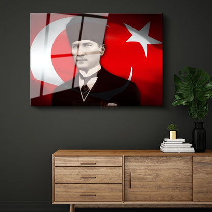 Kalpaklı Atatürk - Türk Bayrağı Fonlu Cam Tablo