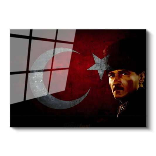Kalpaklı Atatürk - Kırmızı Siyah Bayrak Fonlu Cam Tablo