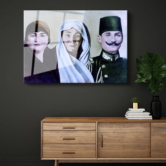 Atatürk Ailesi - Tarihi Aile Portresi Cam Tablo