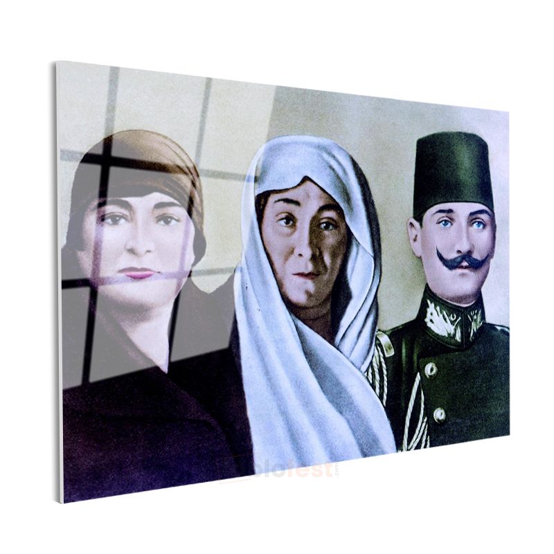 Atatürk Ailesi - Tarihi Aile Portresi Cam Tablo