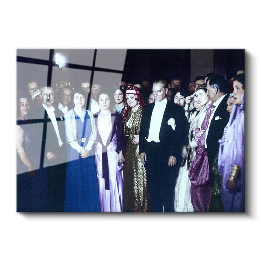 Cumhuriyet Balosu - Atatürk'ün Modern Türkiye'si Cam Tablo