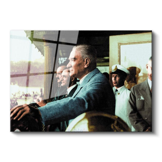 Atatürk ve Liderlik - Devlet Yönetiminde Cam Tablo