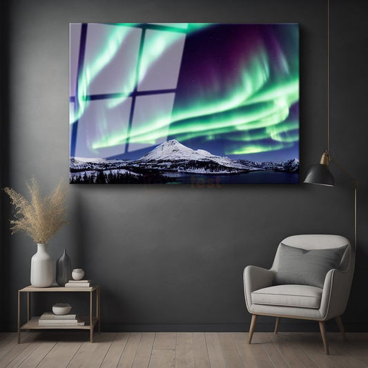 Aurora Borealis - Karlı Dağ Zirvesi Üzerinde Işık Şöleni Cam Tablo