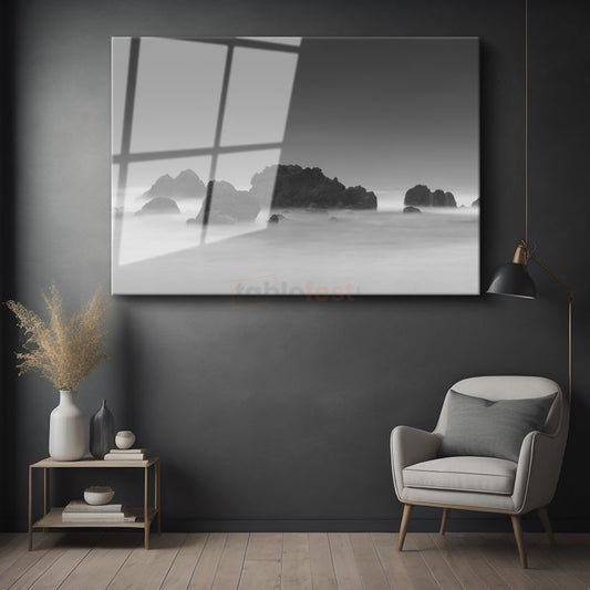 Sisli Kayalıklar - Minimalist Deniz Manzarası Cam Tablo