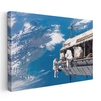 Uzay Yürüyüşü - Dünya Manzarasında Astronot Kanvas Tablo