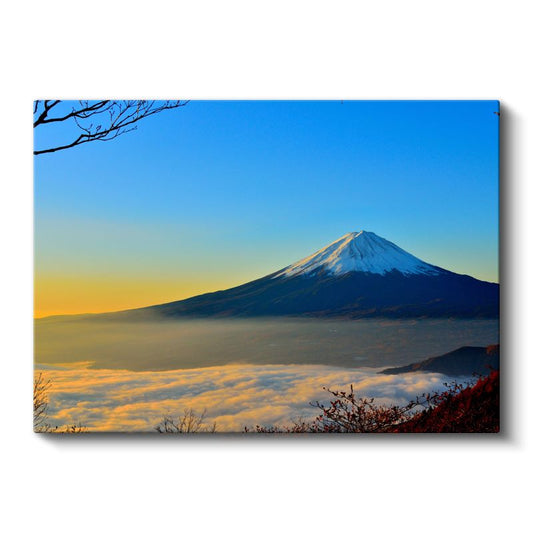 Fuji Dağı - Bulutlar Üzerinde Yükselen İhtişam Kanvas Tablo