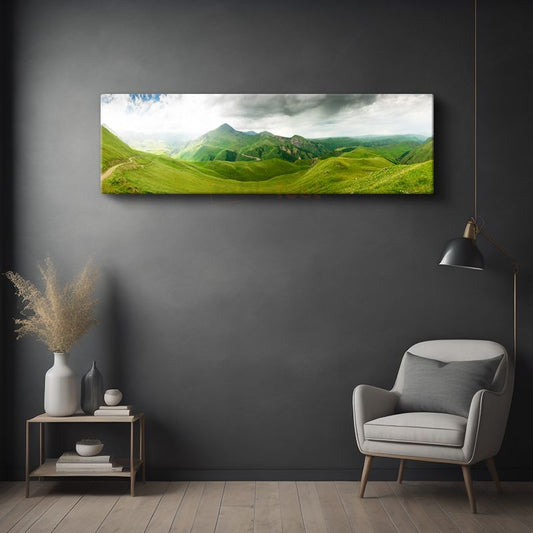 Yeşil Tepeler - Bulutlu Gökyüzü Altında Panoramik Dağ Manzarası Kanvas Tablo