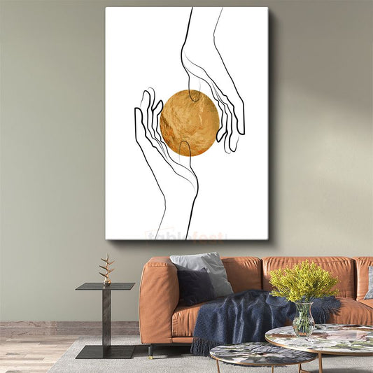 Altın Küre - Minimalist Çizgi Sanatıyla Eller Arasında Denge Kanvas Tablo