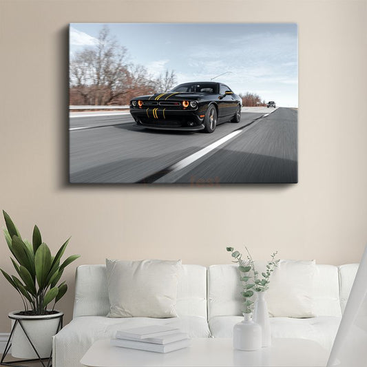 Dodge Challenger - Çift Sarı Şeritli Amerikan Muscle Car Kanvas Tablo