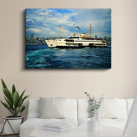 İstanbul Boğazı Vapuru - Şehrin Simgesi Deniz Taşıtı Kanvas Tablo