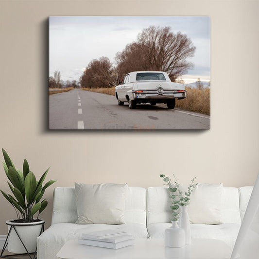 Chrysler Imperial - Kırsal Yolda Nostaljik Beyaz Sedan Kanvas Tablo