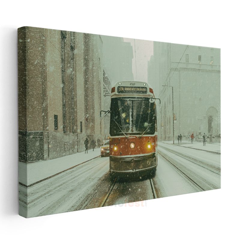 Tramvay - Karlı Şehir Merkezinde Nostaljik Ulaşım Kanvas Tablo