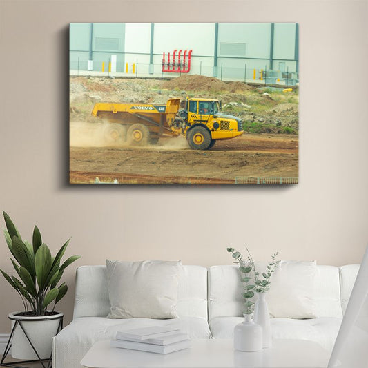 Volvo A40E Damperli Kamyon - İnşaat Sahasında Çalışırken Kanvas Tablo