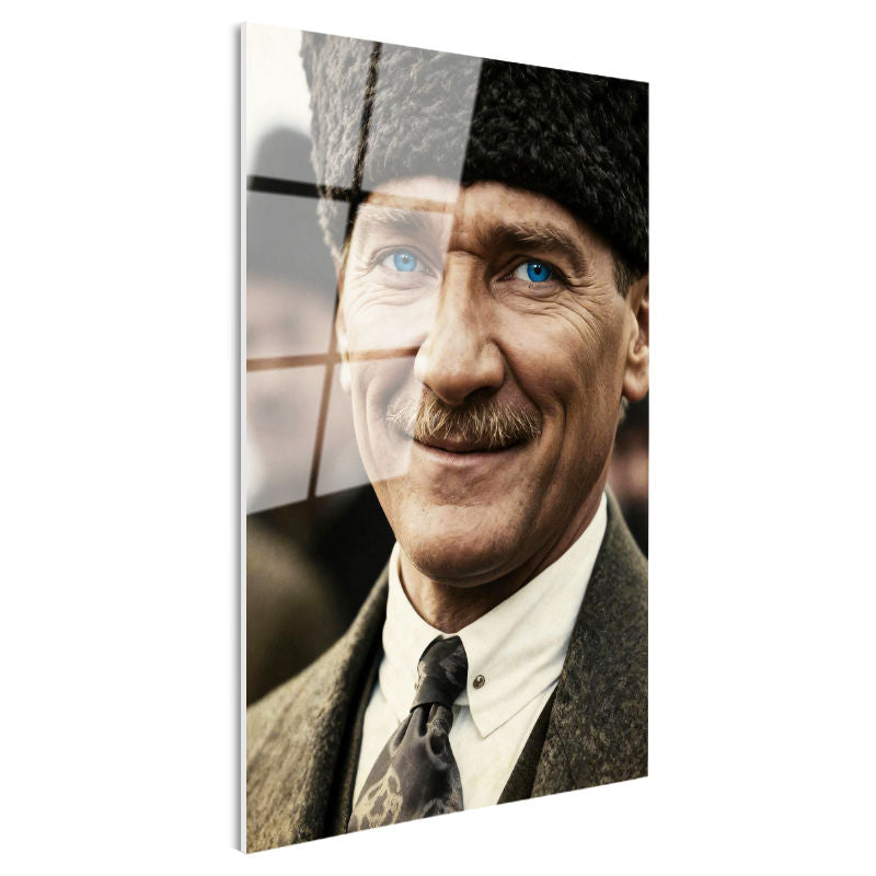 Tamperli Gerçek Cam Tablo Atatürk Kalpaklı Gülümseyen Yüz Atatürk Tablosu Duvar Dekoru