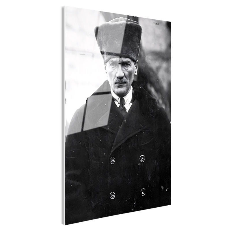 Tamperli Gerçek Cam Tablo Atatürk Kalpaklı Kürklü Palto Kışlık Atatürk Tablosu Duvar Dekoru