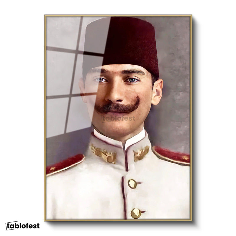 Altın Renk Metal Çerçeveli Tamperli Cam Tablo Atatürk Fesli Gençlik Atatürk Tablosu Duvar Dekoru