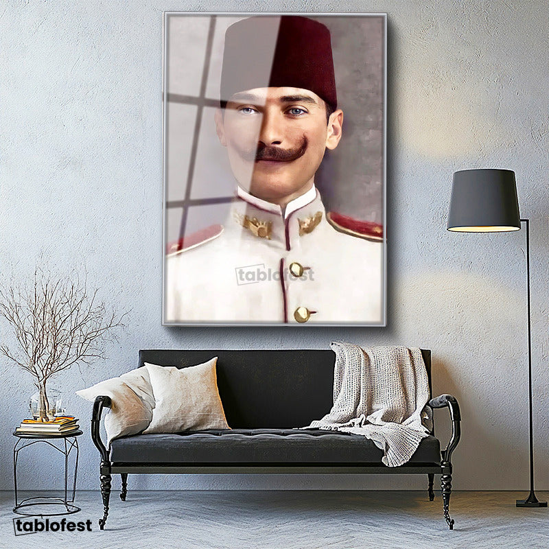 Gümüş Renk Metal Çerçeveli Tamperli Cam Tablo Atatürk Fesli Gençlik Atatürk Tablosu Duvar Dekoru