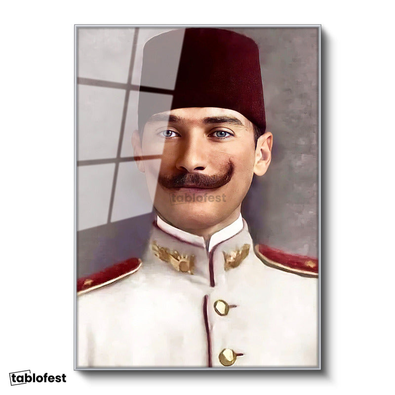 Gümüş Renk Metal Çerçeveli Tamperli Cam Tablo Atatürk Fesli Gençlik Atatürk Tablosu Duvar Dekoru