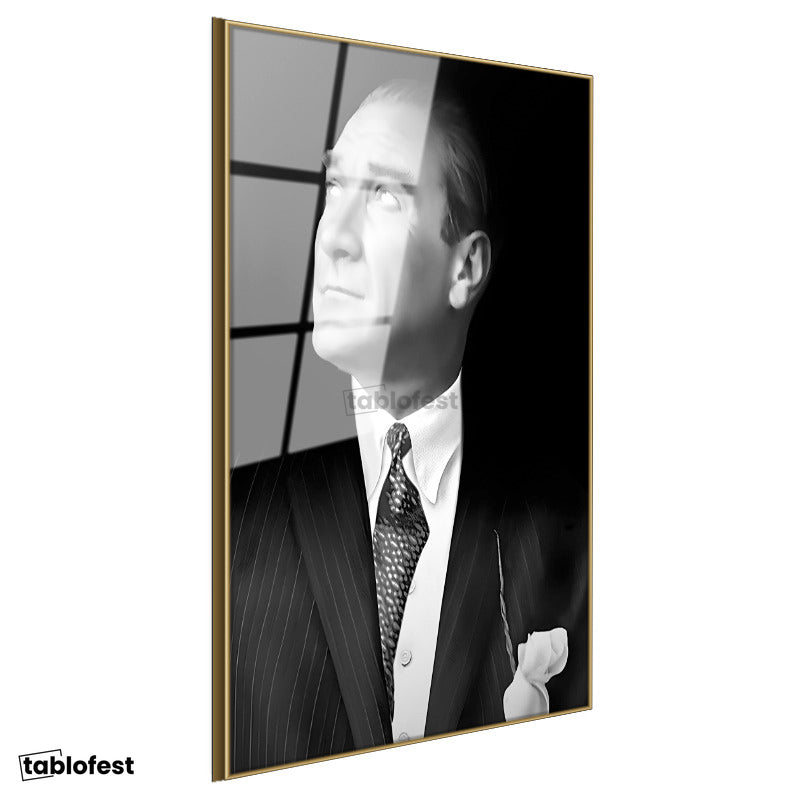 Altın Renk Metal Çerçeveli Tamperli Cam Tablo Atatürk Desenli Kravat Atatürk Tablosu Duvar Dekoru
