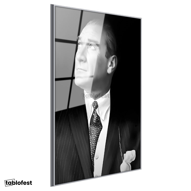 Gümüş Renk Metal Çerçeveli Tamperli Cam Tablo Atatürk Desenli Kravat Atatürk Tablosu Duvar Dekoru