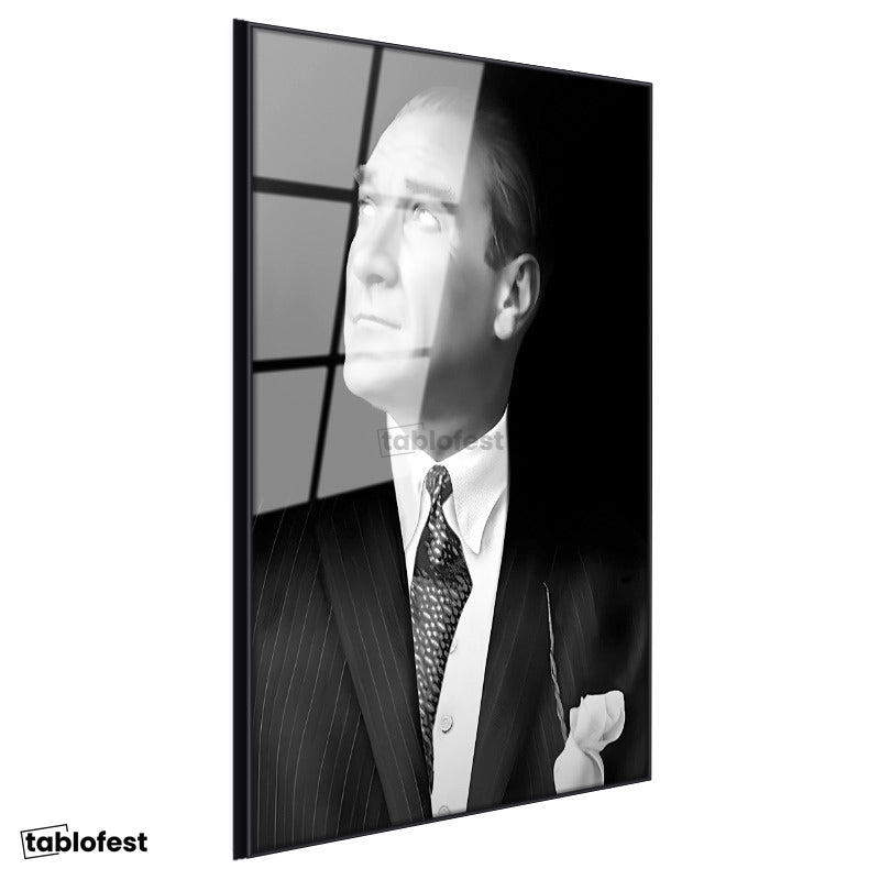 Siyah Renk Metal Çerçeveli Tamperli Cam Tablo Atatürk Desenli Kravat Atatürk Tablosu Duvar Dekoru