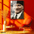 Altın Renk Metal Çerçeveli Tamperli Cam Tablo Atatürk Kalpaklı Gülümseyen Yüz Atatürk Tablosu Duvar Dekoru