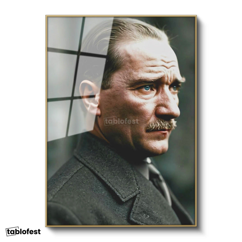Altın Renk Metal Çerçeveli Tamperli Cam Tablo Atatürk Asil Duruş Palto Atatürk Tablosu Duvar Dekoru