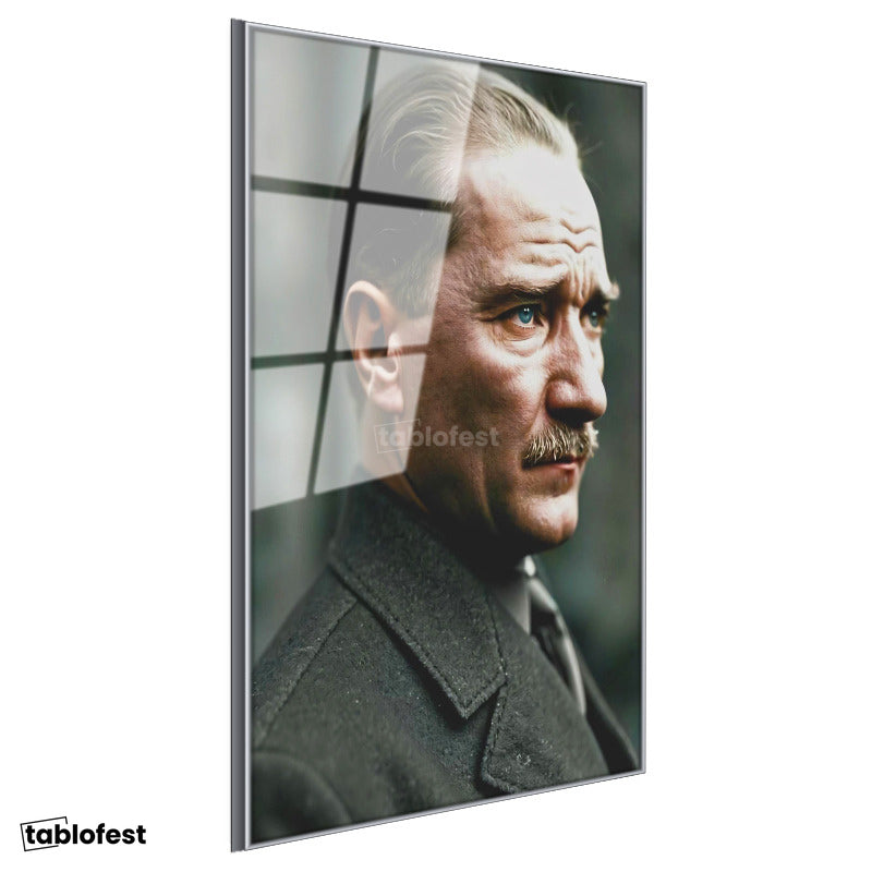 Gümüş Renk Metal Çerçeveli Tamperli Cam Tablo Atatürk Asil Duruş Palto Atatürk Tablosu Duvar Dekoru