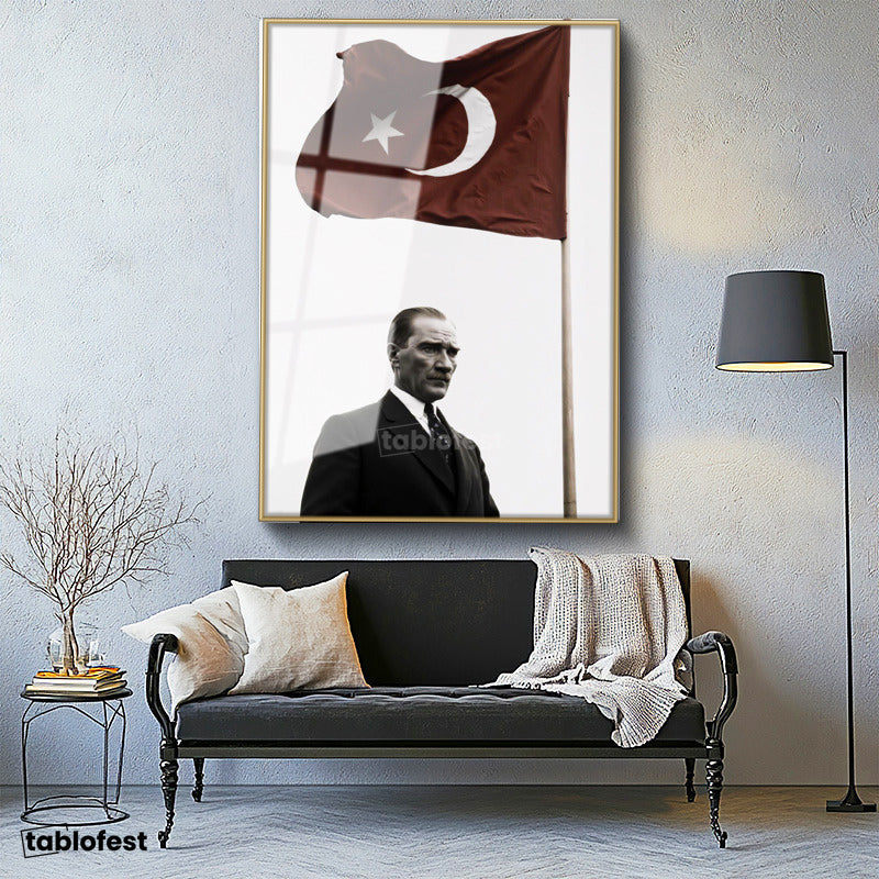Altın Renk Metal Çerçeveli Tamperli Cam Tablo Atatürk ve Dalgalanan Türk Bayrağı Atatürk Tablosu Duvar Dekoru