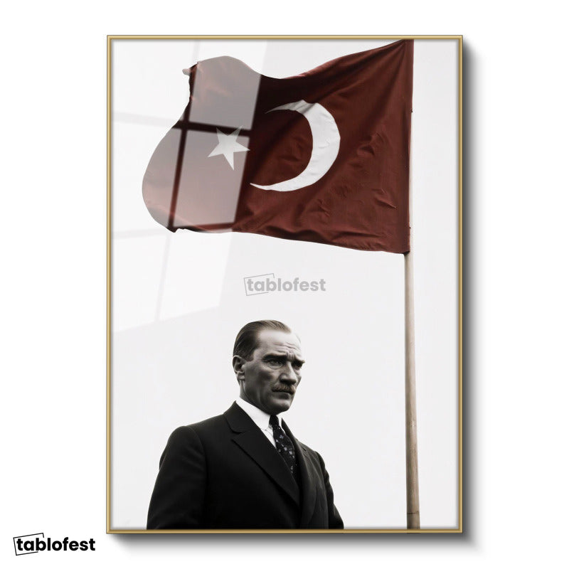 Altın Renk Metal Çerçeveli Tamperli Cam Tablo Atatürk ve Dalgalanan Türk Bayrağı Atatürk Tablosu Duvar Dekoru