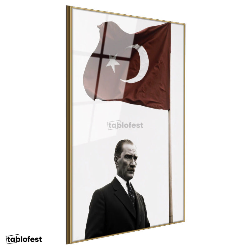 Altın Renk Metal Çerçeveli Tamperli Cam Tablo Atatürk ve Dalgalanan Türk Bayrağı Atatürk Tablosu Duvar Dekoru