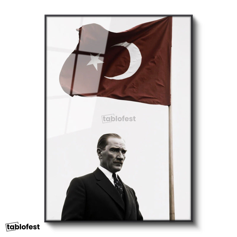 Siyah Renk Metal Çerçeveli Tamperli Cam Tablo Atatürk ve Dalgalanan Türk Bayrağı Atatürk Tablosu Duvar Dekoru