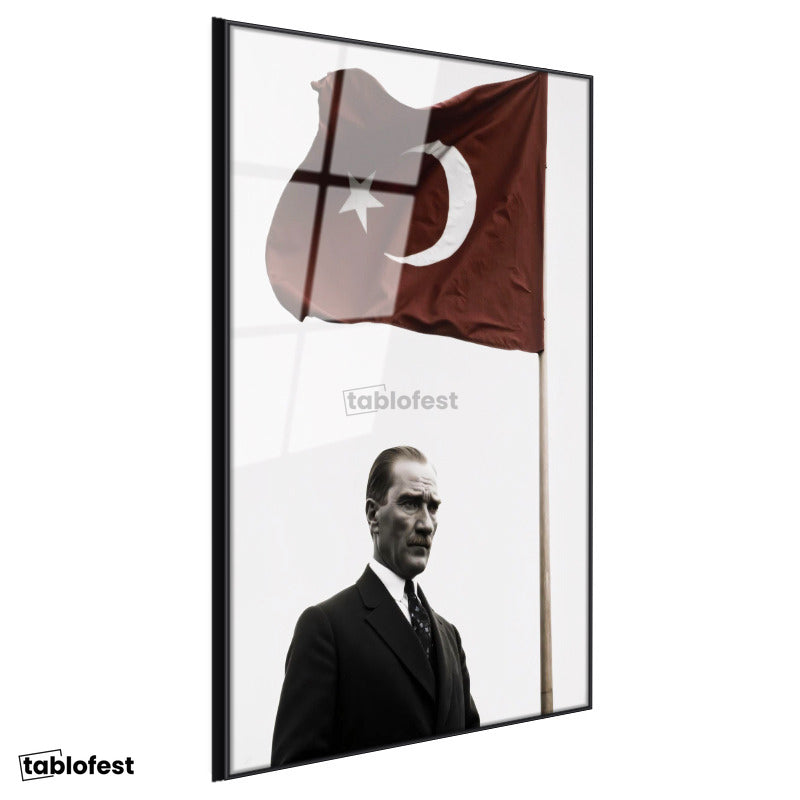 Siyah Renk Metal Çerçeveli Tamperli Cam Tablo Atatürk ve Dalgalanan Türk Bayrağı Atatürk Tablosu Duvar Dekoru