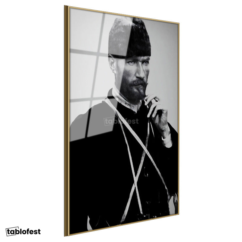 Altın Renk Metal Çerçeveli Tamperli Cam Tablo Atatürk Sakallı Kalpaklı Nadir Portre Atatürk Tablosu Duvar Dekoru