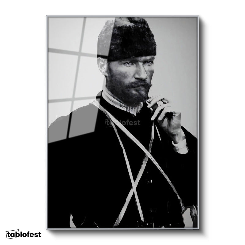 Gümüş Renk Metal Çerçeveli Tamperli Cam Tablo Atatürk Sakallı Kalpaklı Nadir Portre Atatürk Tablosu Duvar Dekoru