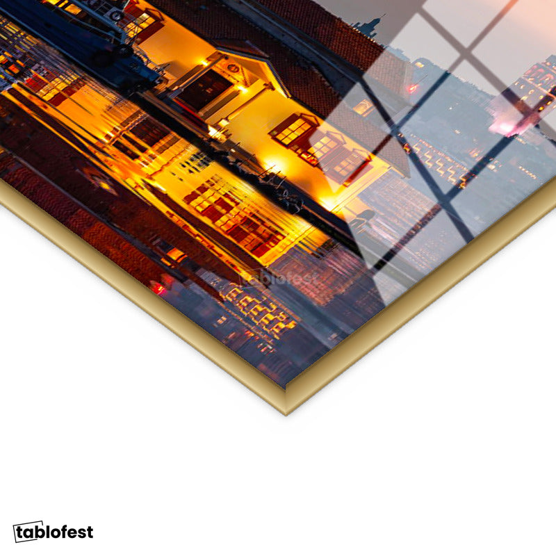 Altın Renk Metal Çerçeveli Tamperli Cam Tablo Üsküdar Kız Kulesi Boğaz Manzarası Şehir Mimari Tablo Duvar Dekoru