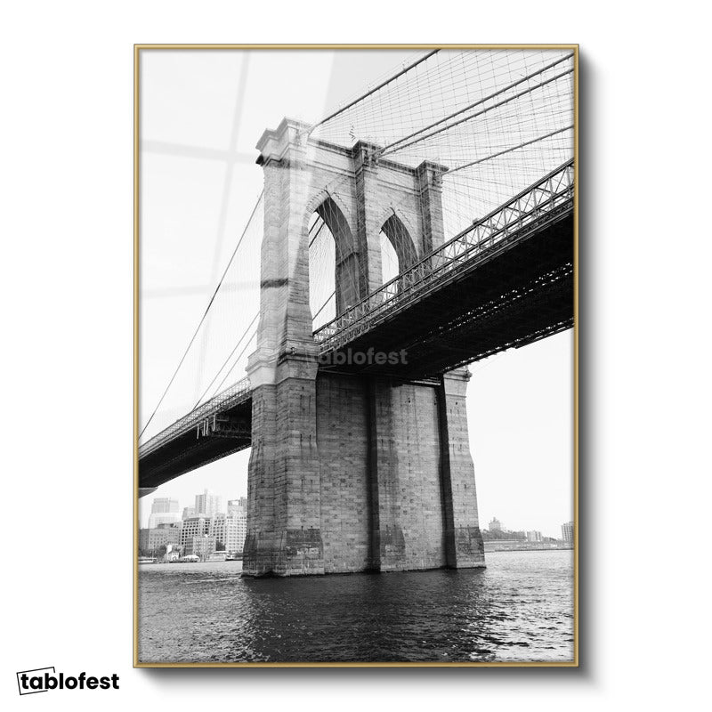 Altın Renk Metal Çerçeveli Tamperli Cam Tablo New York Brooklyn Köprüsü Kemerleri Şehir Mimari Tablo Duvar Dekoru