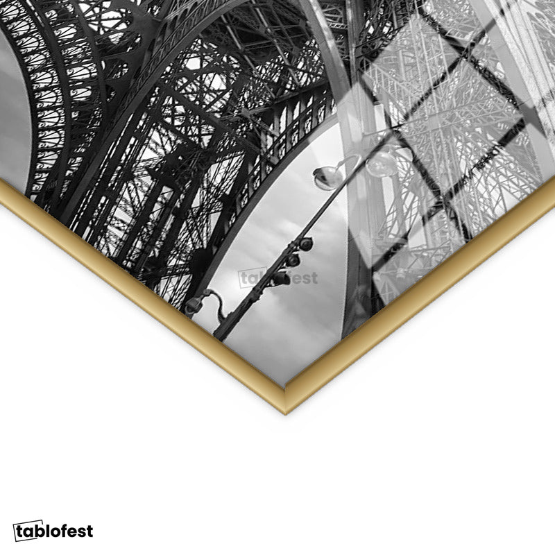 Altın Renk Metal Çerçeveli Tamperli Cam Tablo Paris Eyfel Kulesi Taban Mimarisi Şehir Mimari Tablo Duvar Dekoru