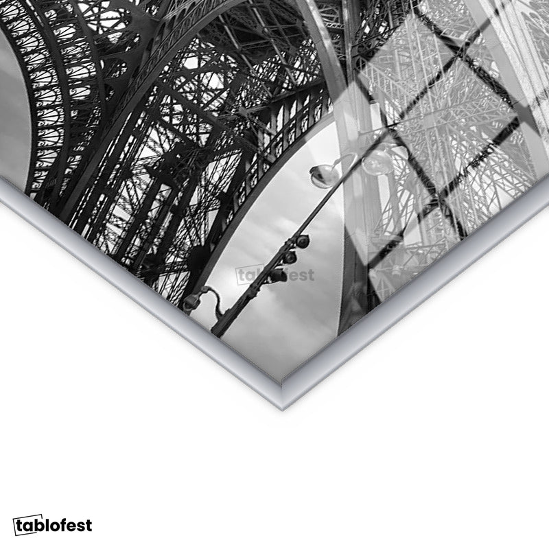 Gümüş Renk Metal Çerçeveli Tamperli Cam Tablo Paris Eyfel Kulesi Taban Mimarisi Şehir Mimari Tablo Duvar Dekoru