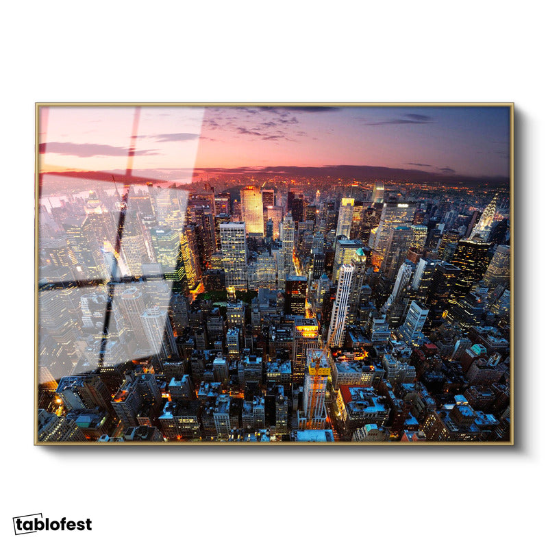 Altın Renk Metal Çerçeveli Tamperli Cam Tablo New York Manhattan Şehir Manzarası Şehir Mimari Tablo Duvar Dekoru