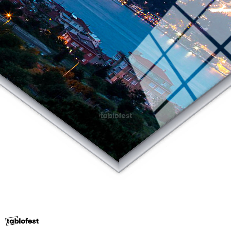 Gümüş Renk Metal Çerçeveli Tamperli Cam Tablo İstanbul Boğaz Köprüsü Gece Şehir Mimari Tablo Duvar Dekoru