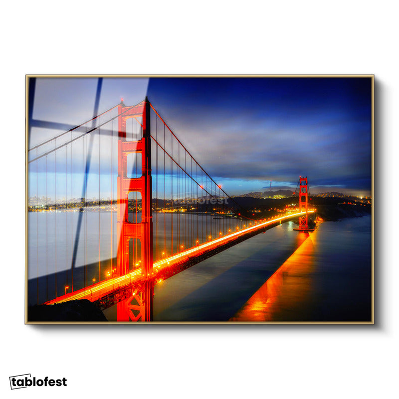Altın Renk Metal Çerçeveli Tamperli Cam Tablo Golden Gate Köprüsü Gece Trafiği Şehir Mimari Tablo Duvar Dekoru